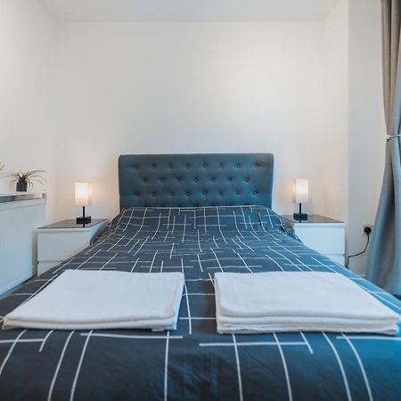 Brixton Village Flat- Private En-Suite Double Bedroom 런던 외부 사진