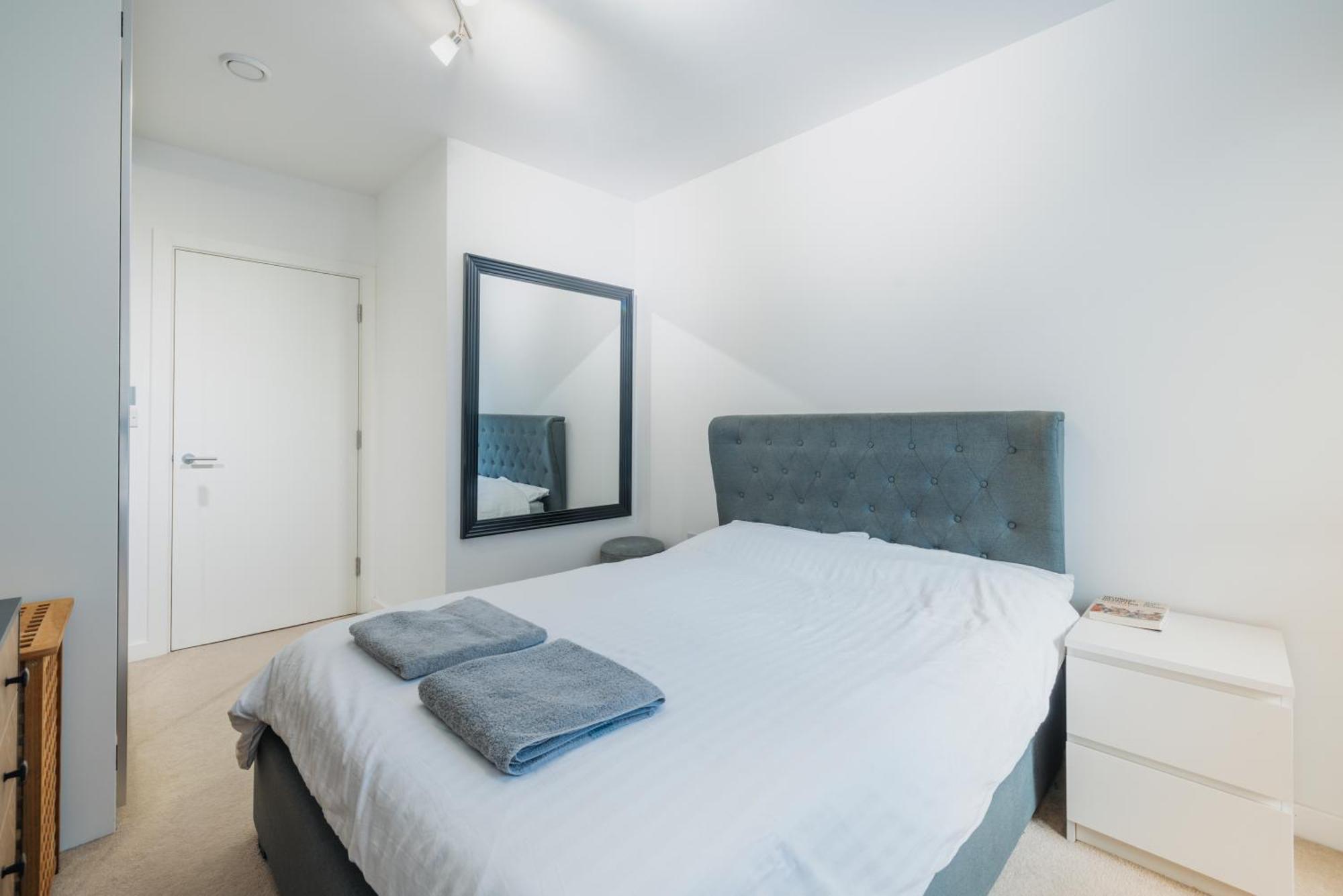 Brixton Village Flat- Private En-Suite Double Bedroom 런던 외부 사진