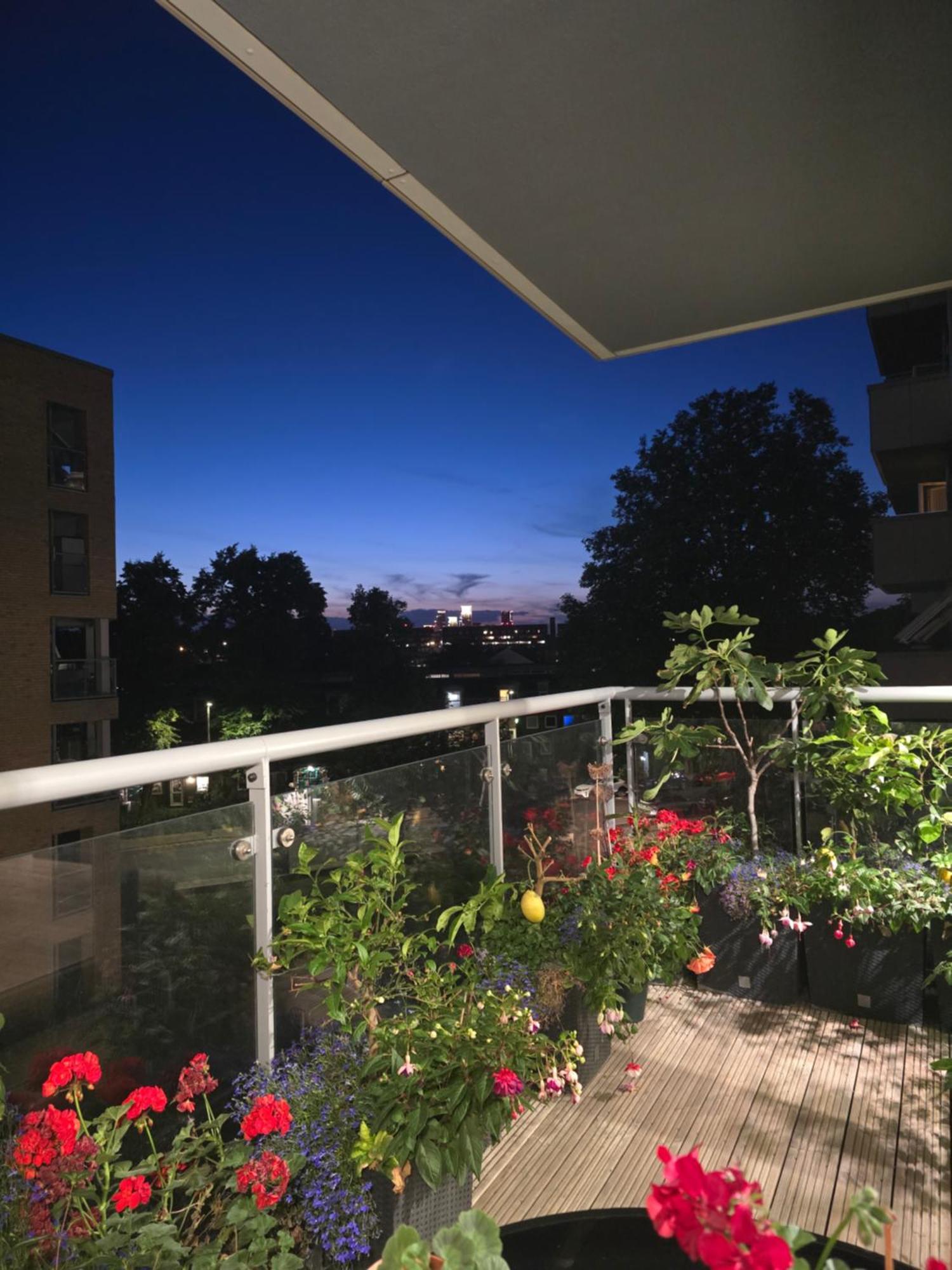 Brixton Village Flat- Private En-Suite Double Bedroom 런던 외부 사진
